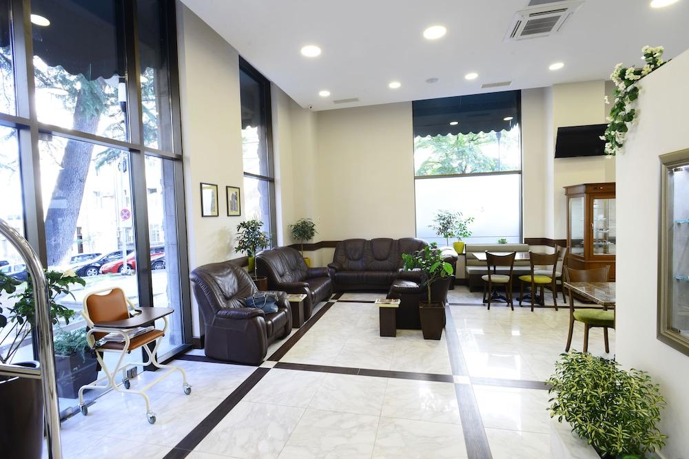 Citrus Hotel Tbilisi Exteriör bild