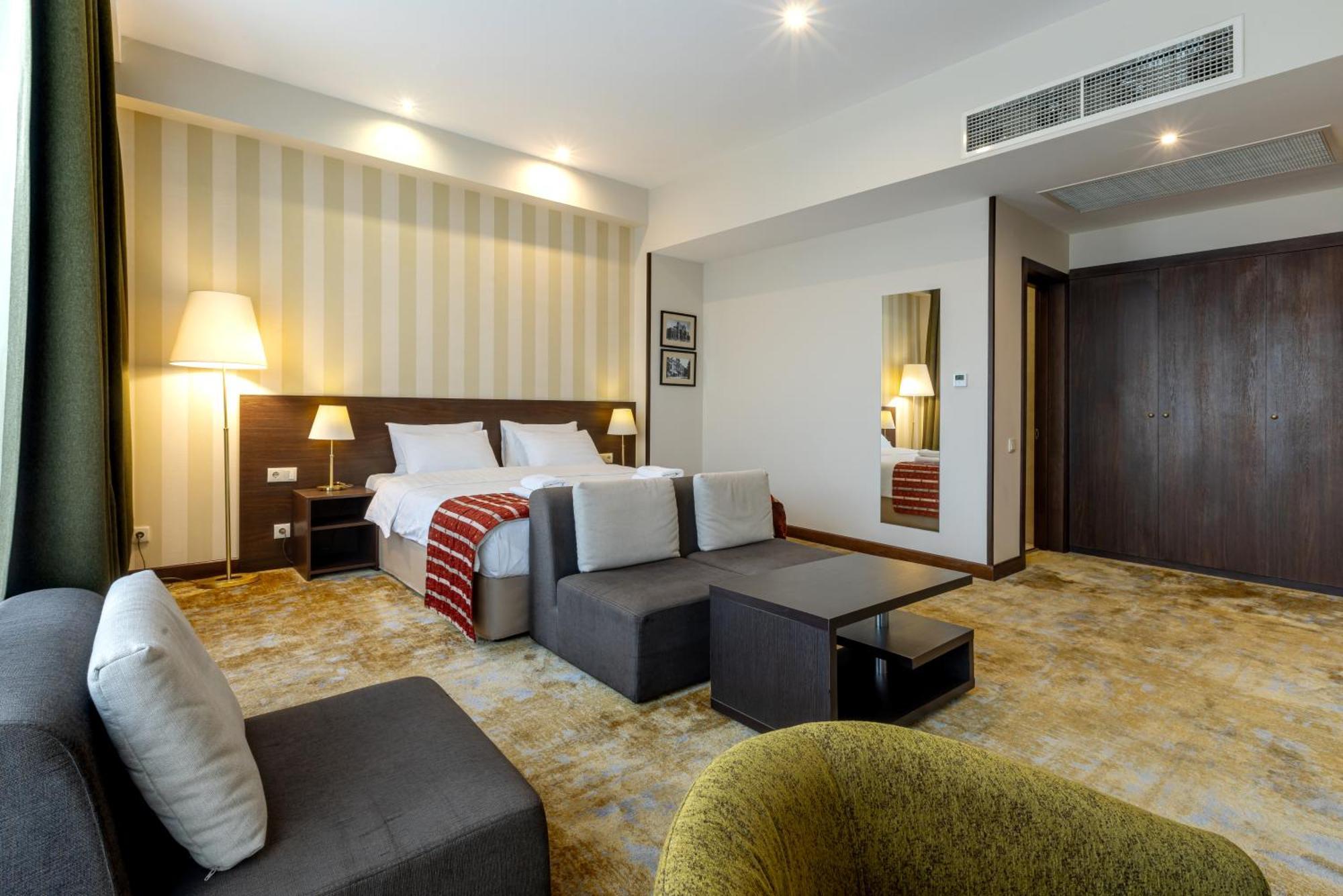 Citrus Hotel Tbilisi Exteriör bild