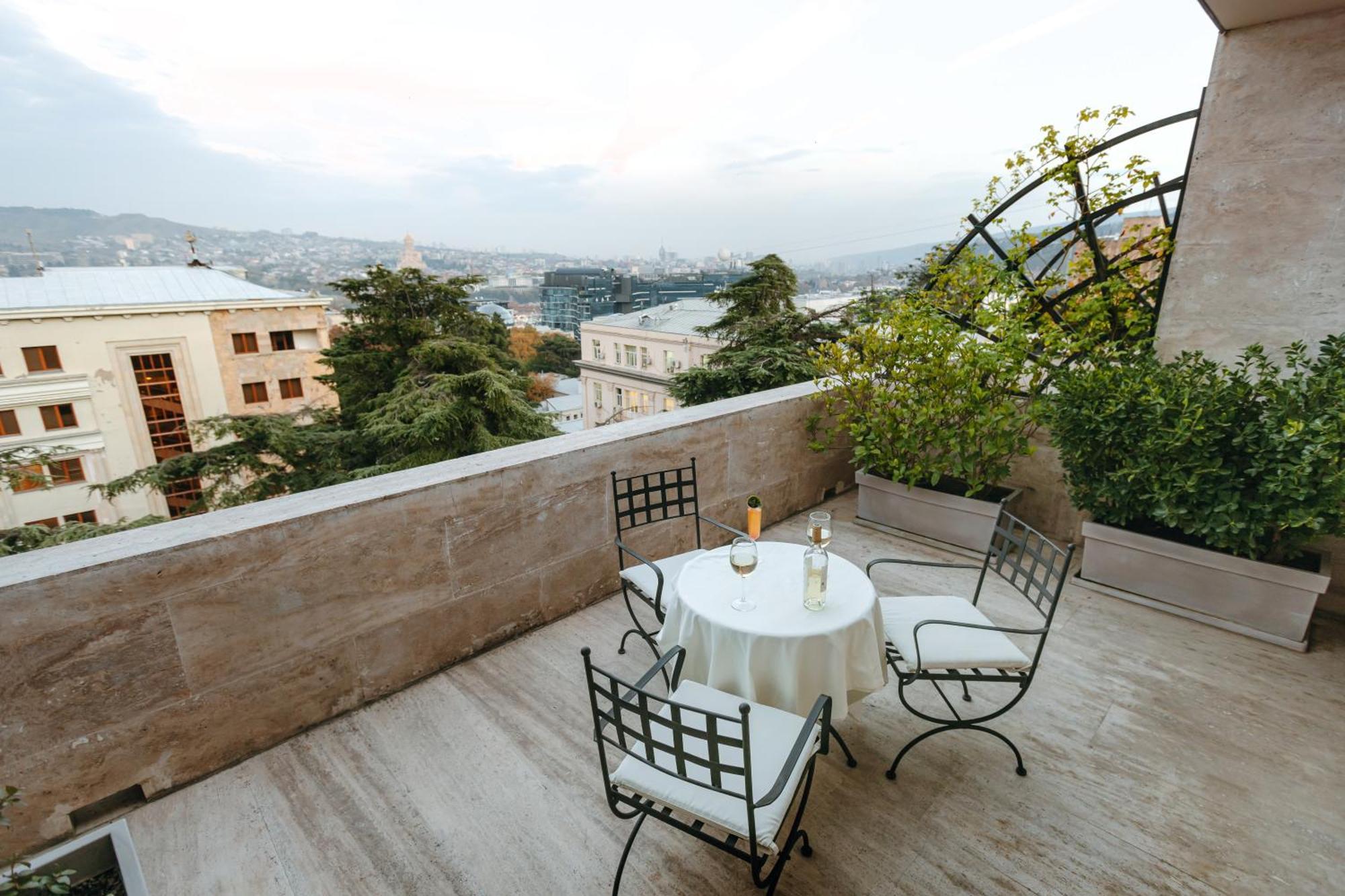 Citrus Hotel Tbilisi Exteriör bild
