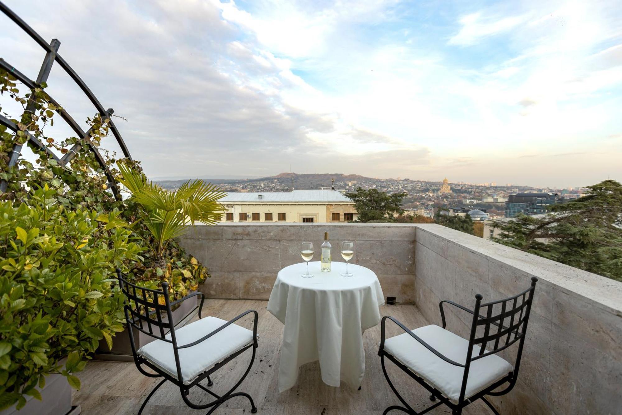 Citrus Hotel Tbilisi Exteriör bild