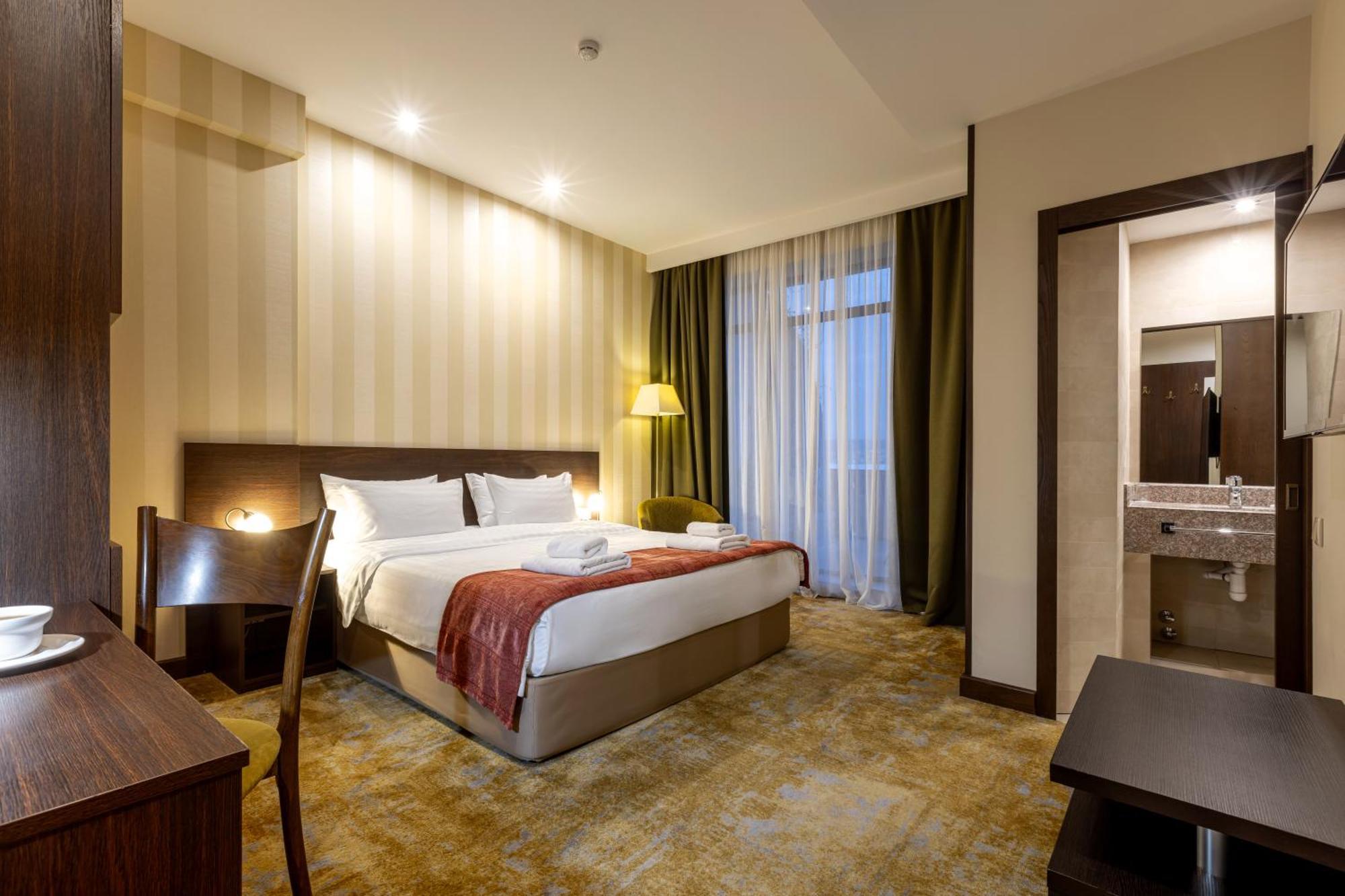 Citrus Hotel Tbilisi Exteriör bild