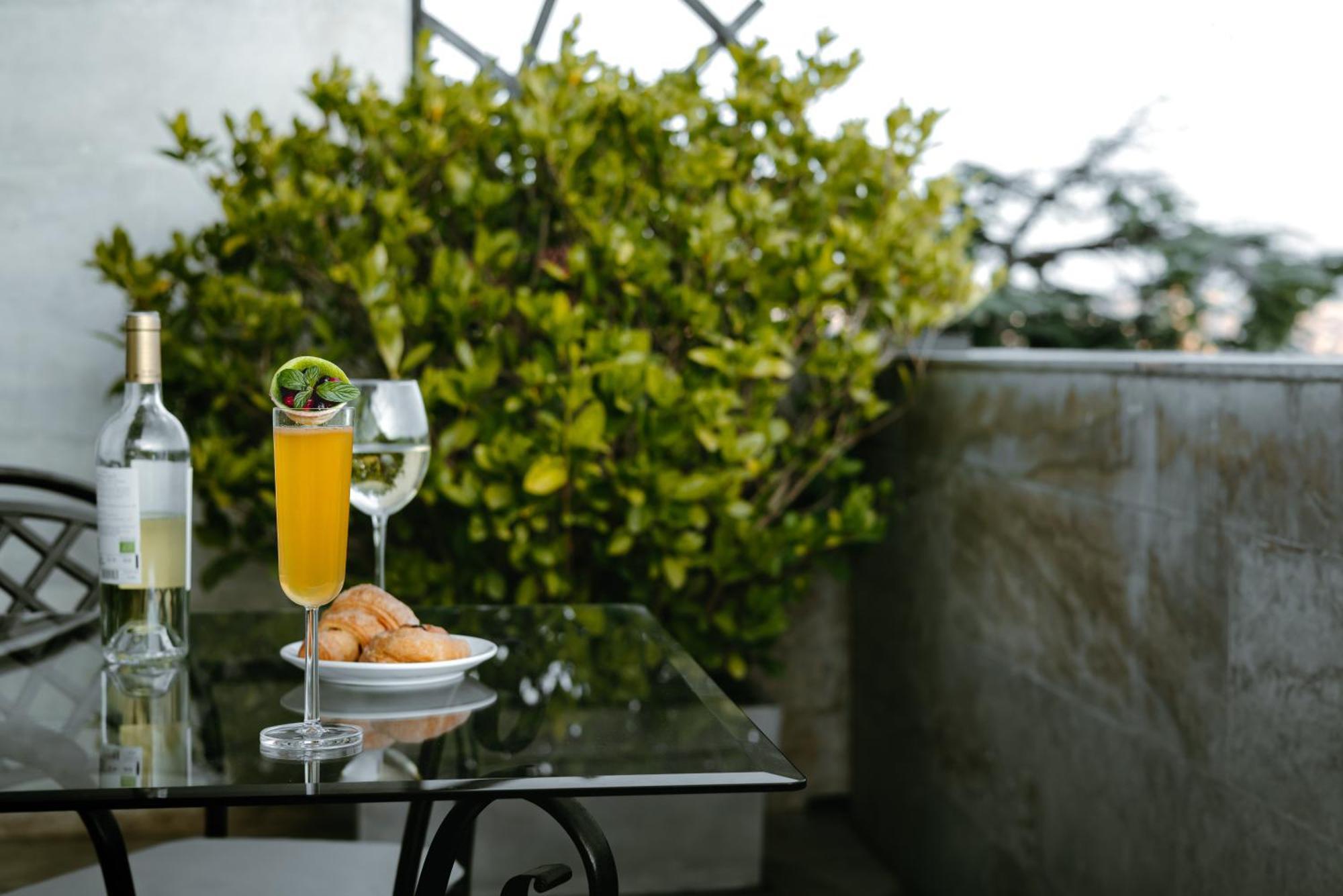 Citrus Hotel Tbilisi Exteriör bild