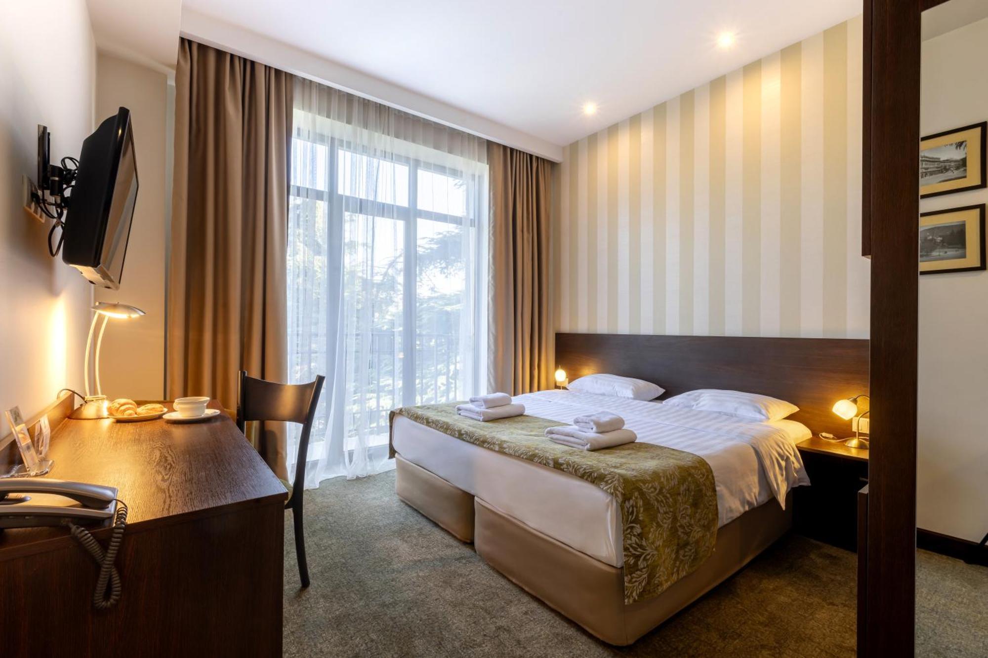 Citrus Hotel Tbilisi Exteriör bild
